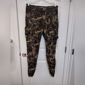 Fashion Nova Women's Camouflage Cargo Pants